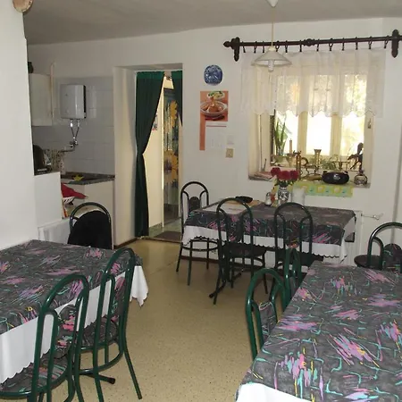Couette-café Familia Panzio Makó